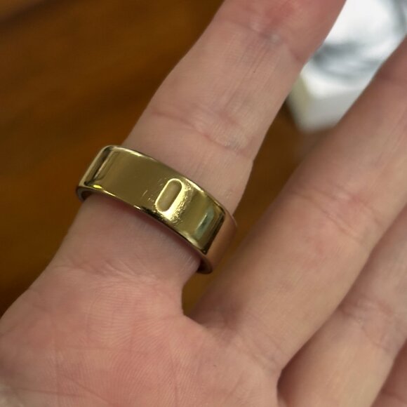 Oura Ring Gen 4 Gold Size 10 - Picture 3 of 9